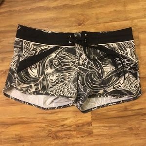 2" Black Fox 🦊  Surf/ Swim Boardshort Size 9